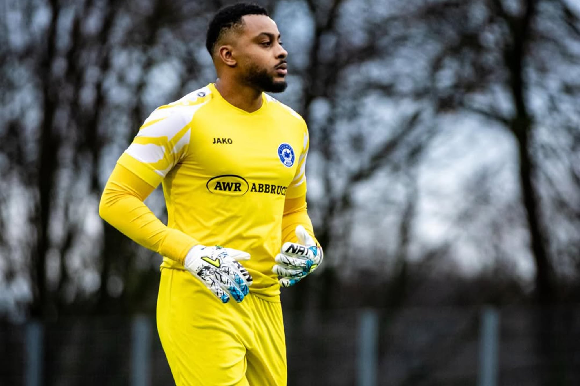 Josué Duverger vistiendo los colores del FC Cosmos Koblenz