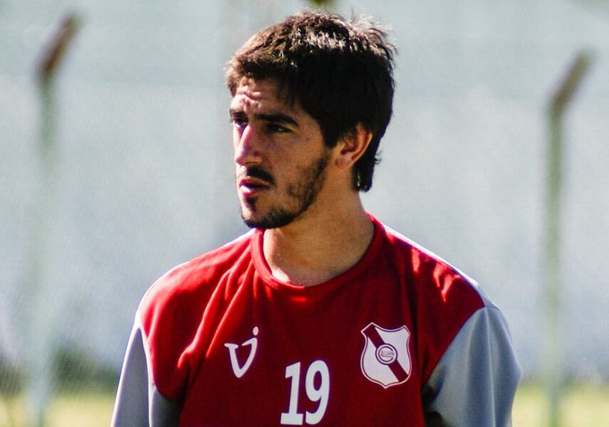 Santiago Fredes jugó en Luján, Flandria, Excursionistas y Defensores Unidos de Zárate