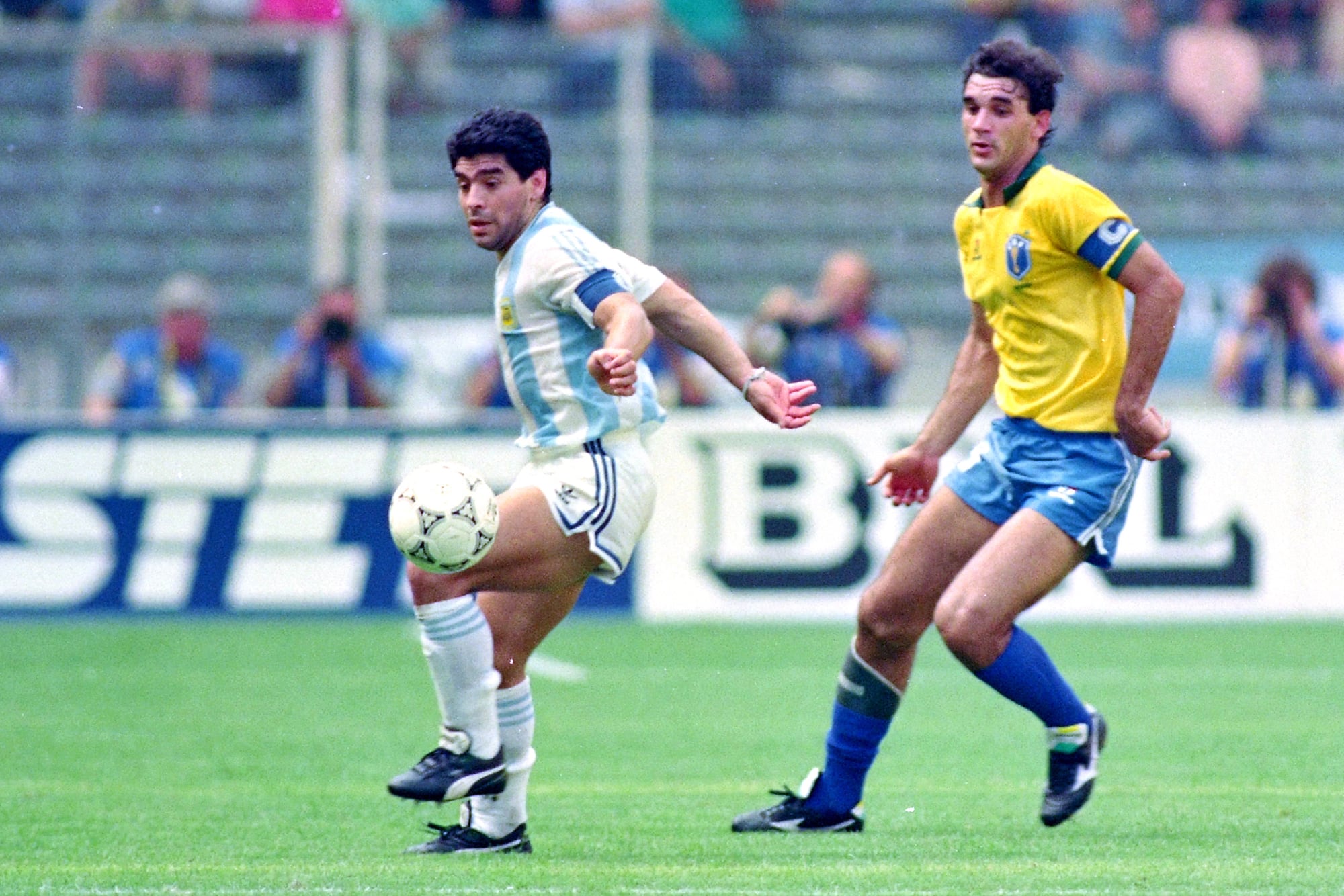 La columna del hincha “desenamorado” de la Argentina en la revista The New Yorker que generó indignación en internet 6 Maradona durante el Mundial 1990, en Italia
