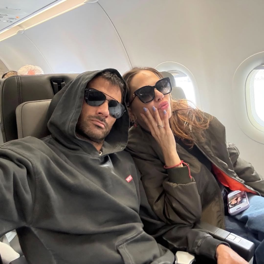 El carrusel de fotos resumen los últimos meses de la pareja en Argentina y Europa
