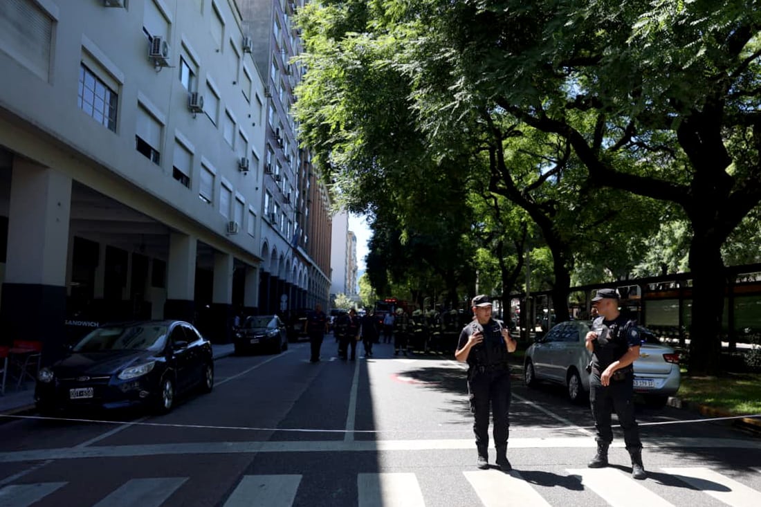 La Policía de la Ciudad perimetró las inmediaciones del edificio