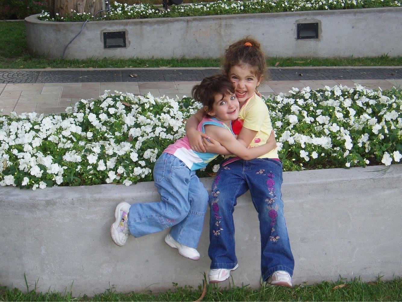 Morena y Marcia en su infancia
