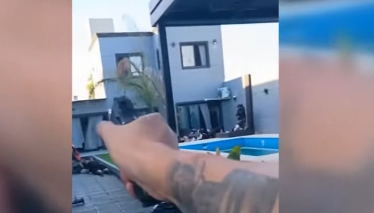 Qué se sabe del tiroteo y “pool party” de la banda narco que operaba desde la cárcel