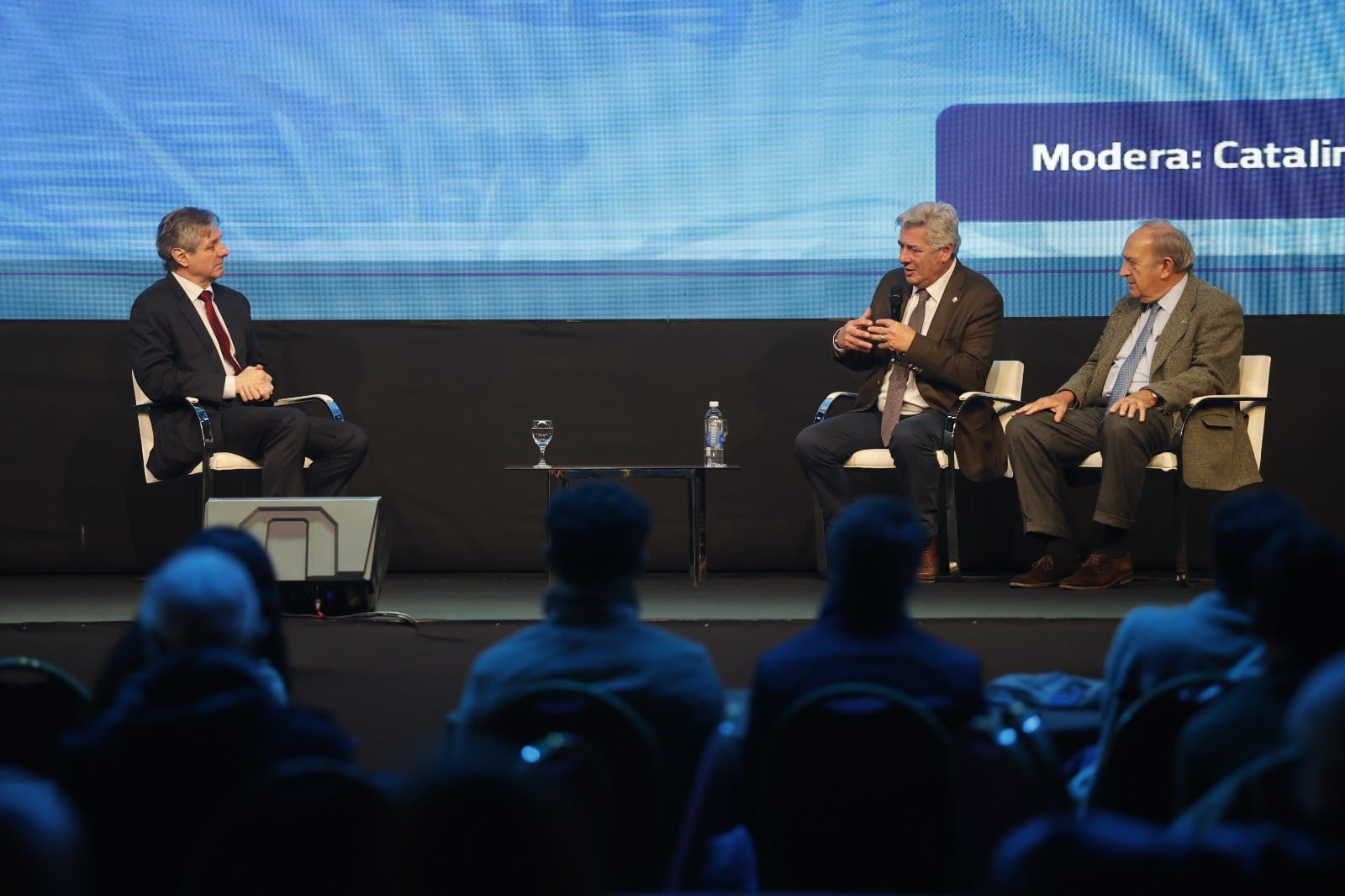 José Luis Daza, secretario de Política Económica de Argentina; Nicolás Pino, presidente de la Sociedad Rural Argentina (SRA); Mario Gramisu, director del Instituto de Investigaciones Económicas y Asuntos Internacionales de la Sociedad Rural