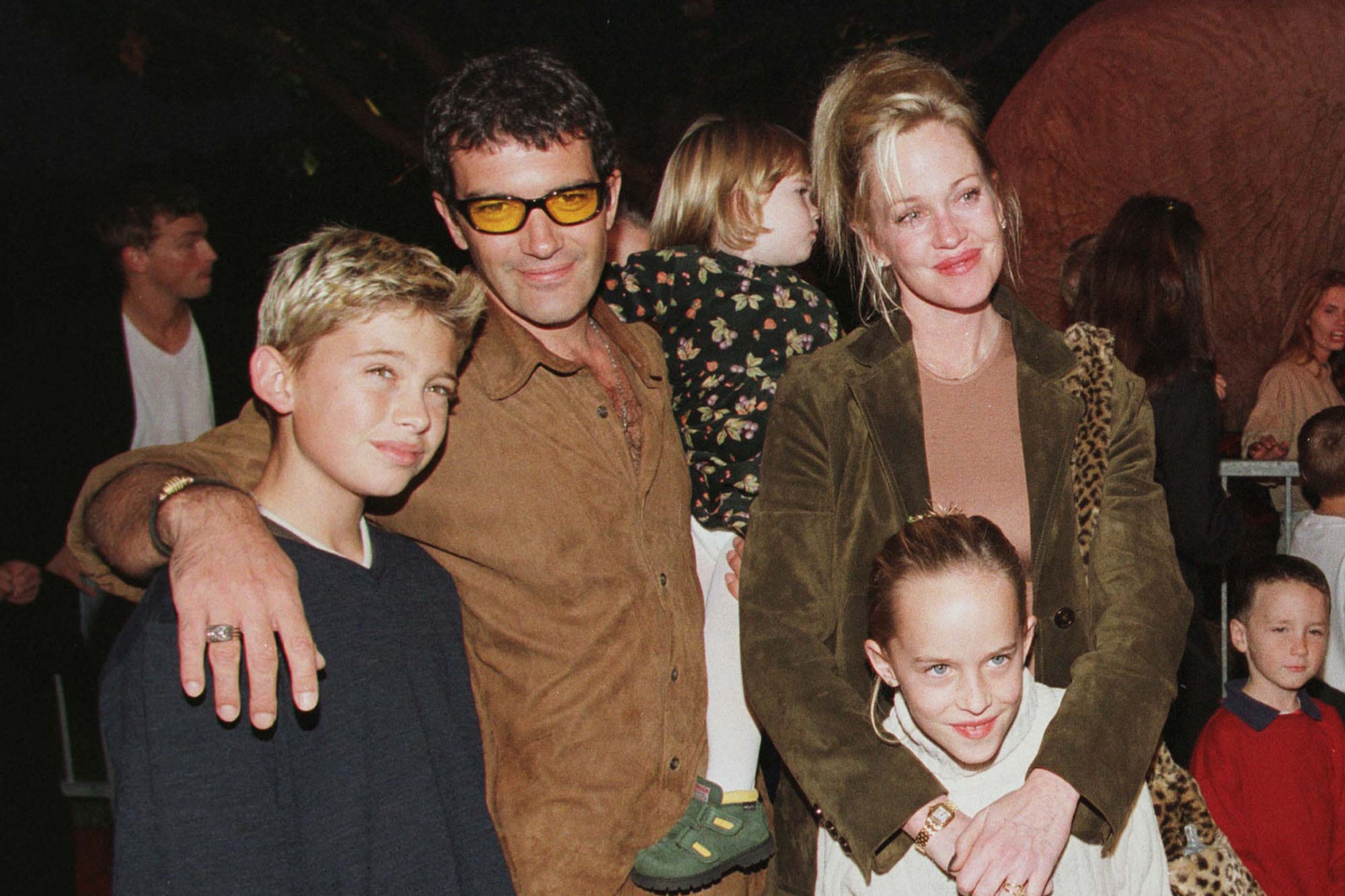 Mellanie Griffith junto a Antonio Banderas y sus hijos, Alexander, Stella y Dakota