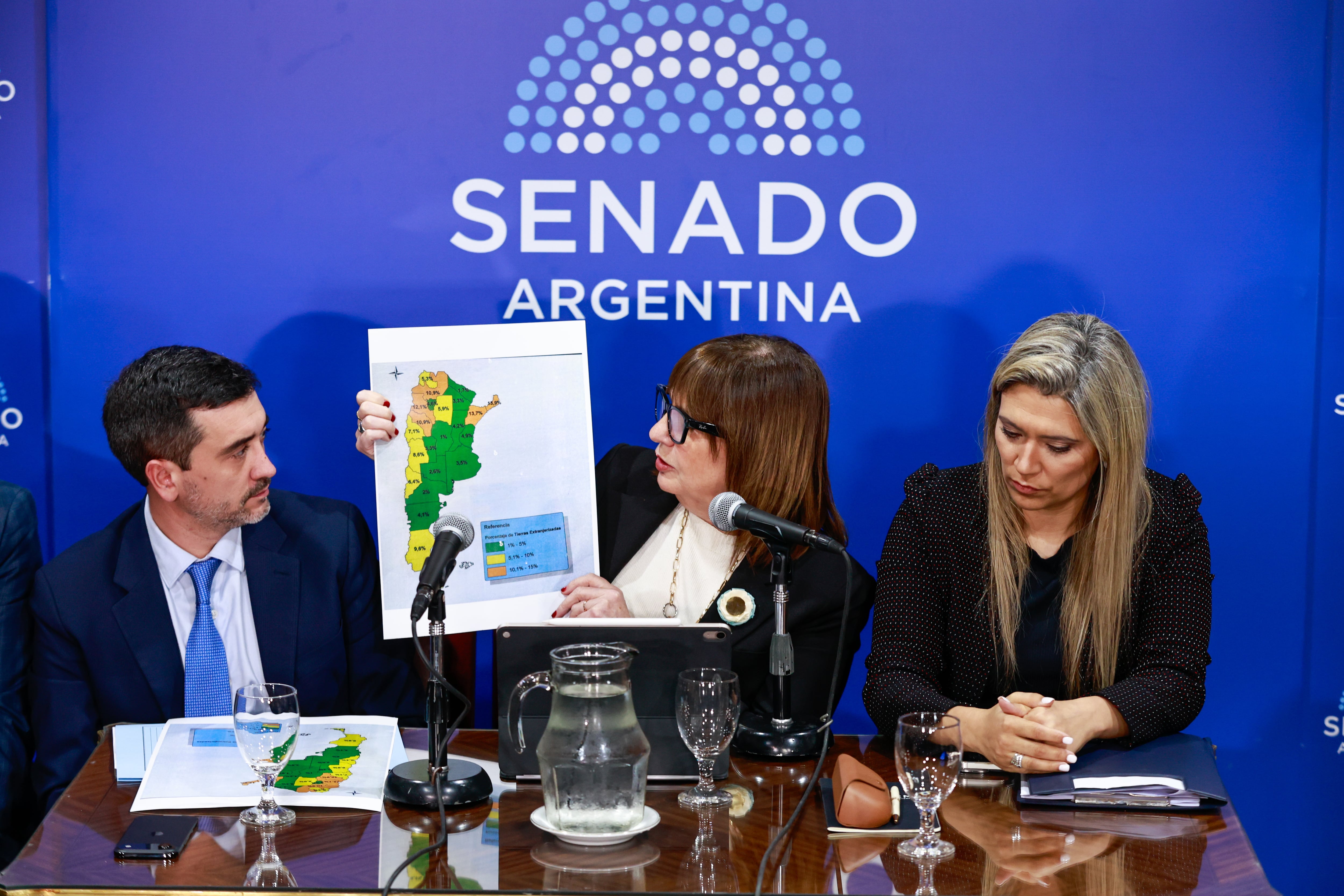 El gobierno buscó juntar apoyo para el proyecto de Ley de Extranjerización de Tierras hasta último momento