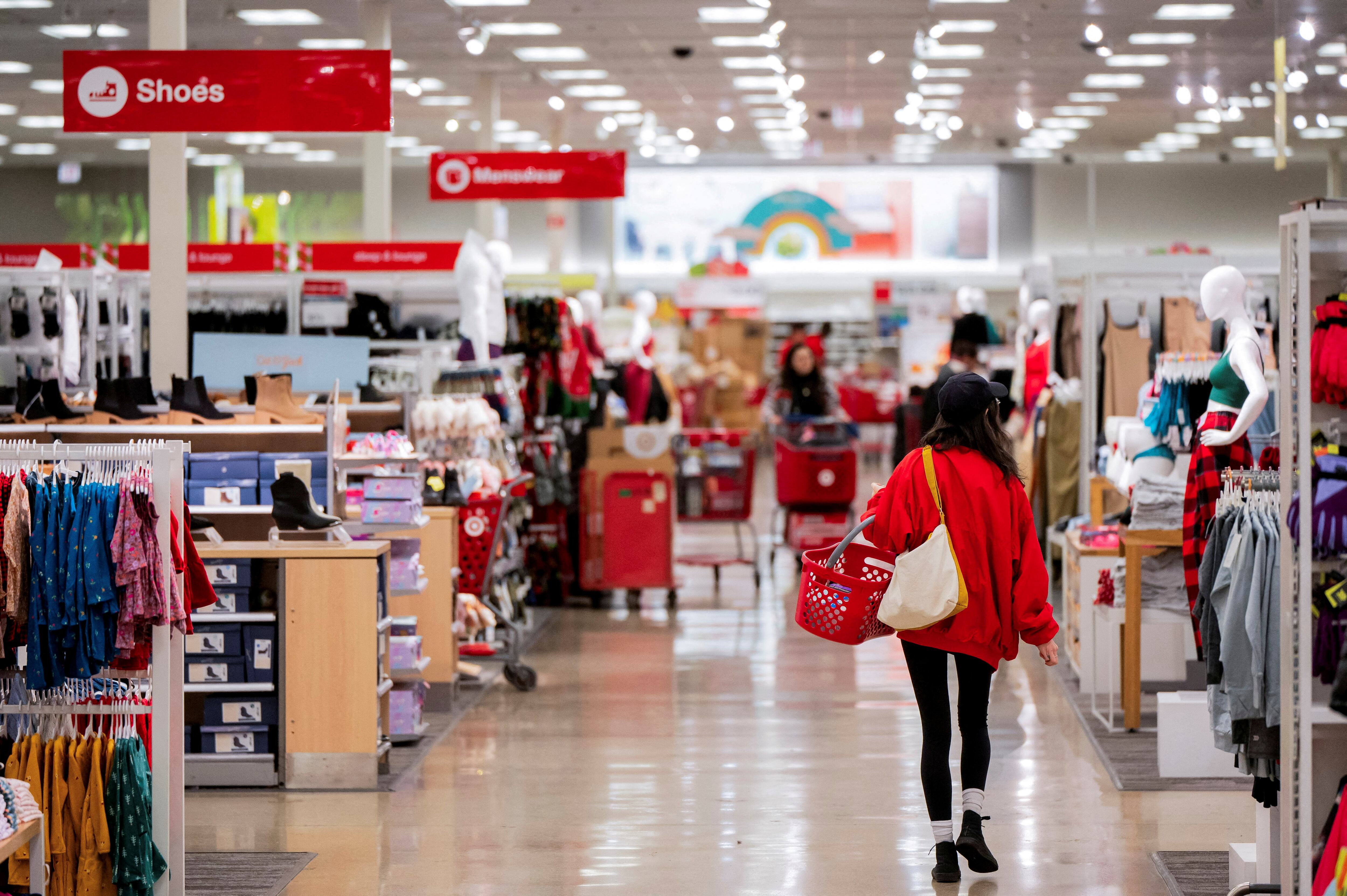Los interesados pueden llamar a Atención al Cliente de Target (800-440-0680) o acudir directamente al lugar donde se realice la entrevista