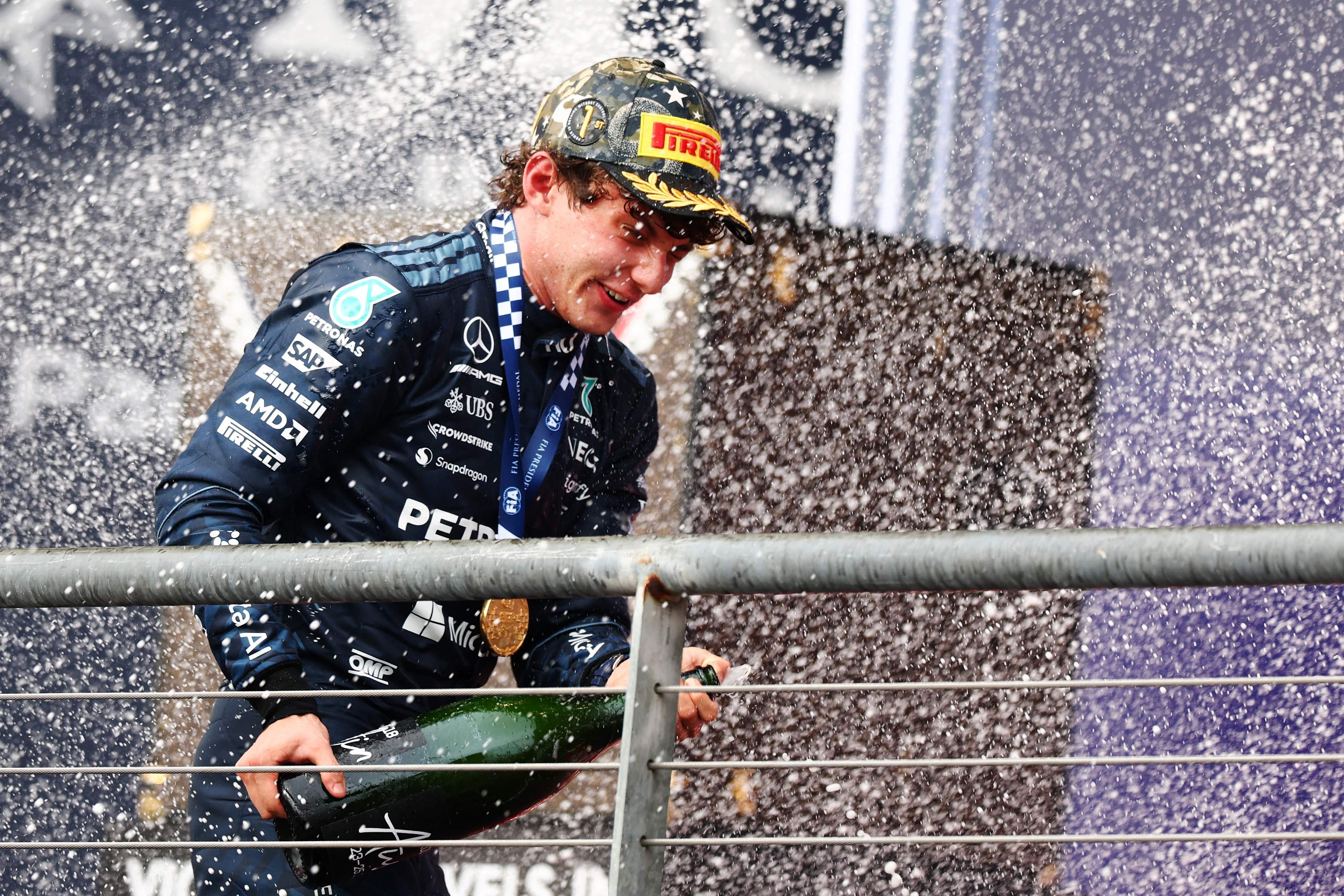 Un festejo entre burbujas para Andrea Kimi Antonelli: en Austin marcó la pole y dominó el gran premio