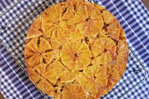 Torta invertida de naranjas vegana