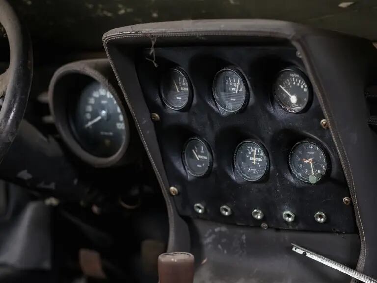 Algunos detalles del interior del auto