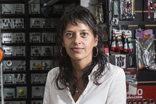 Es cordobesa y armó una plataforma para unir a los ferreteros y bajar costos