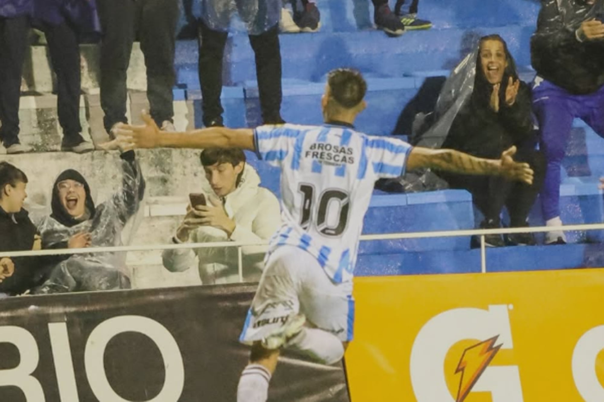 Ricardo Centurión marcó un golazo en el 3 a 0 de Racing de Córdoba sobre Defensores de Belgrano, por la Primera Nacional