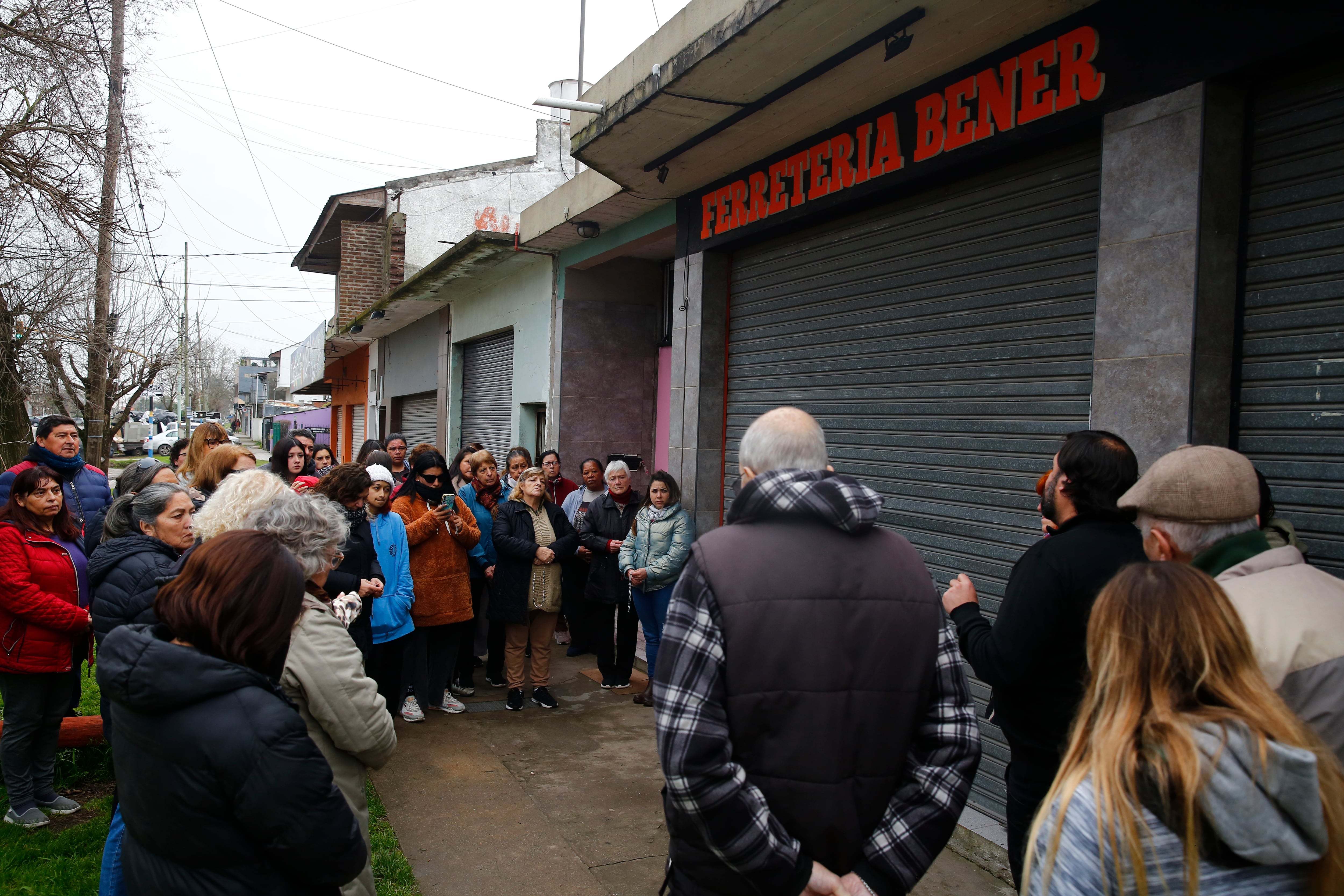 Vecinos del ferretero asesinado rezaron por la víctima
