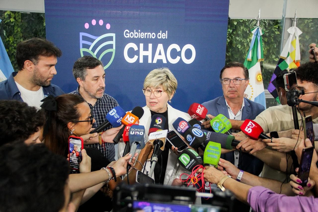Conferencia de prensa de la ministra de Educación, Sofía Naidenoff, y el coordinador de Gabinete, Livio Gutiérrez, en Resistencia, Chaco