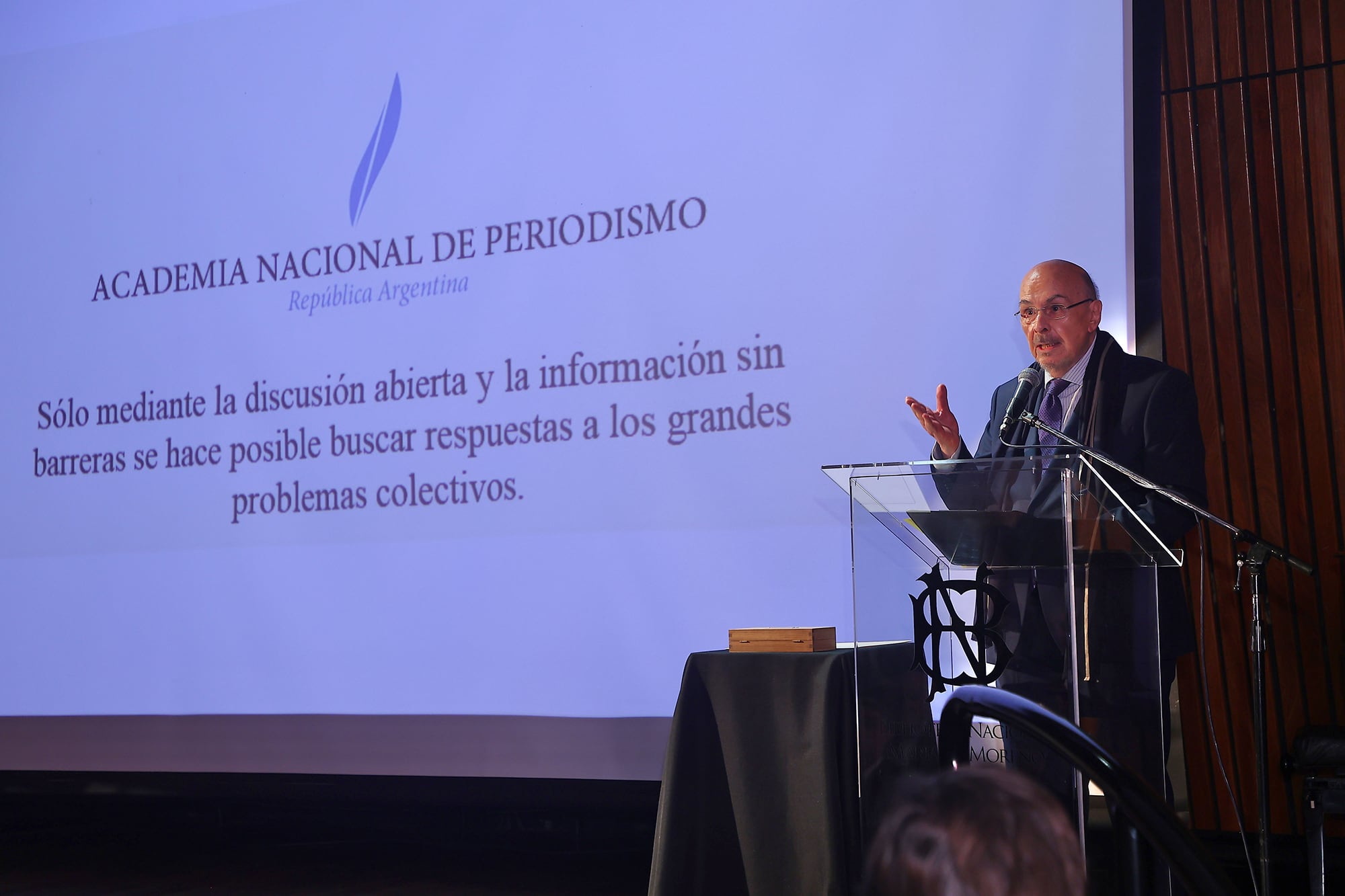 En fotos. El Dr. Juan Carlos Maqueda recibió la Pluma de Honor de la Academia Nacional de Periodismo 18 Joaquín Morales Sola, presidente de la Academia Nacional de Periodismo