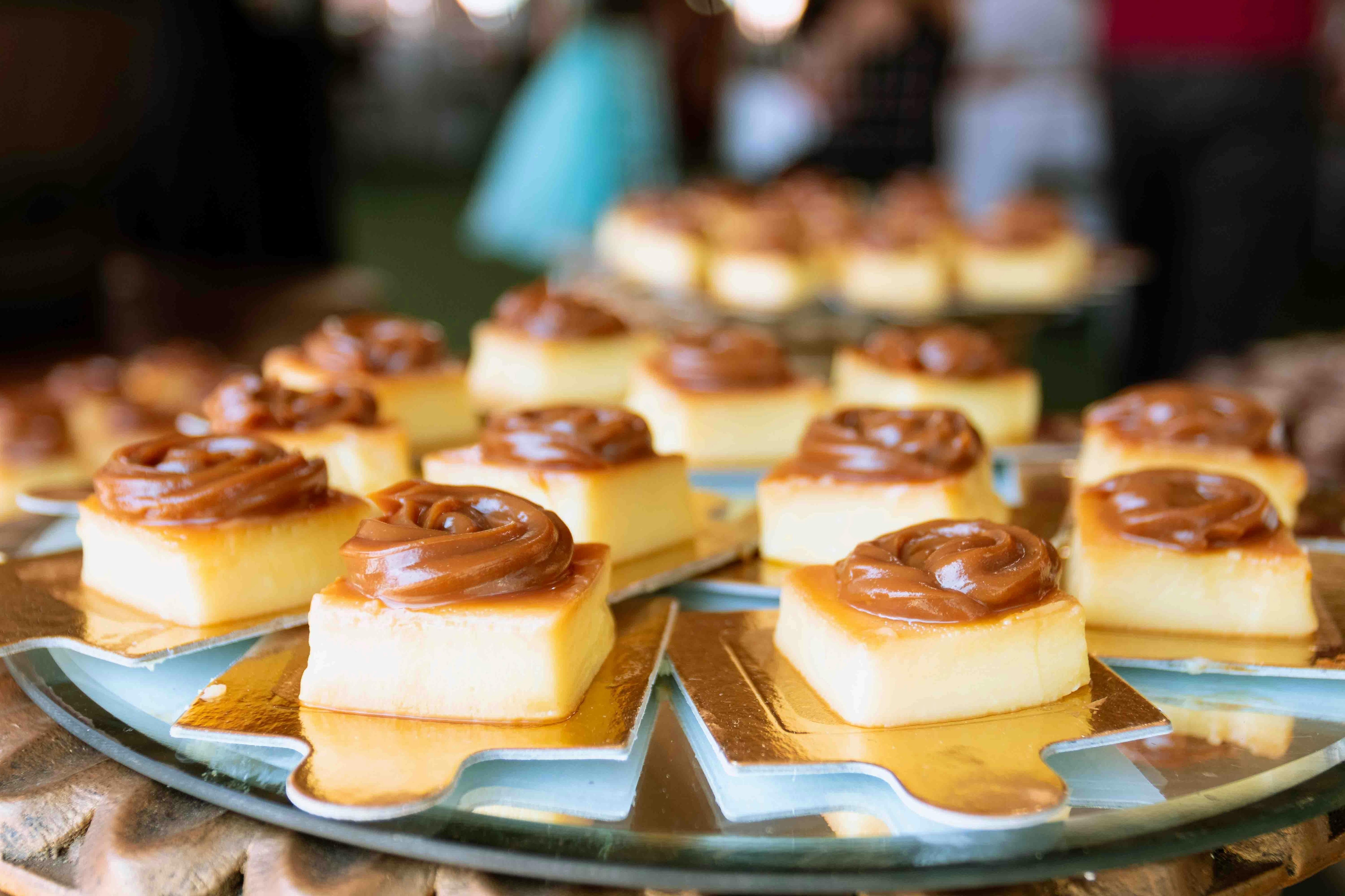 El flan casero es un clásico d ela gastronomía argenitna ideal para comer en una fecha patria