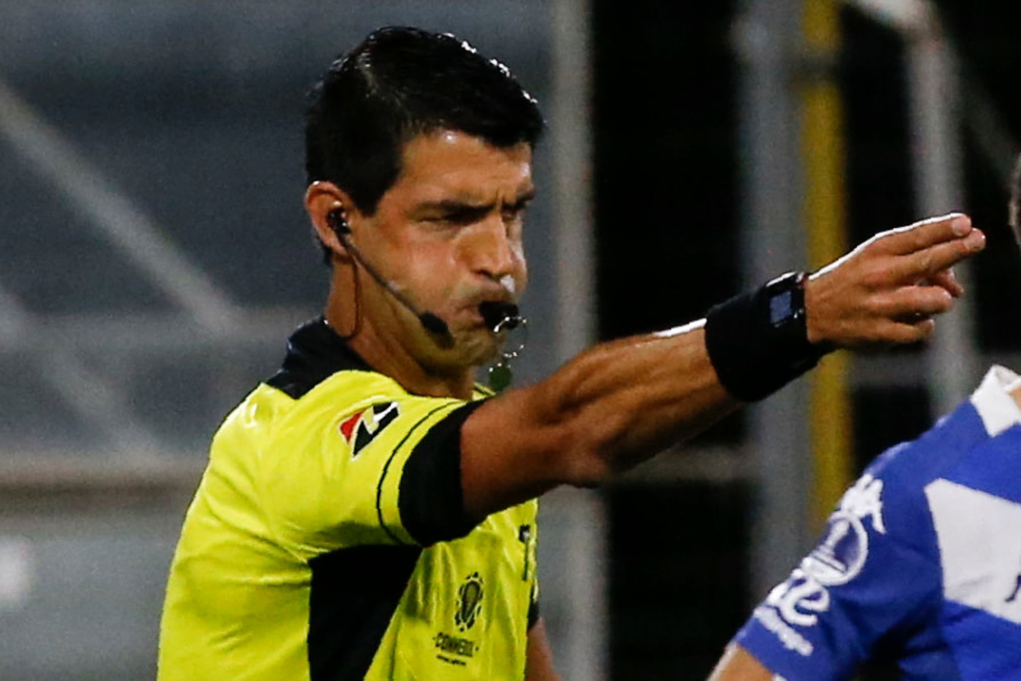 El árbitro uruguayo Leodán González