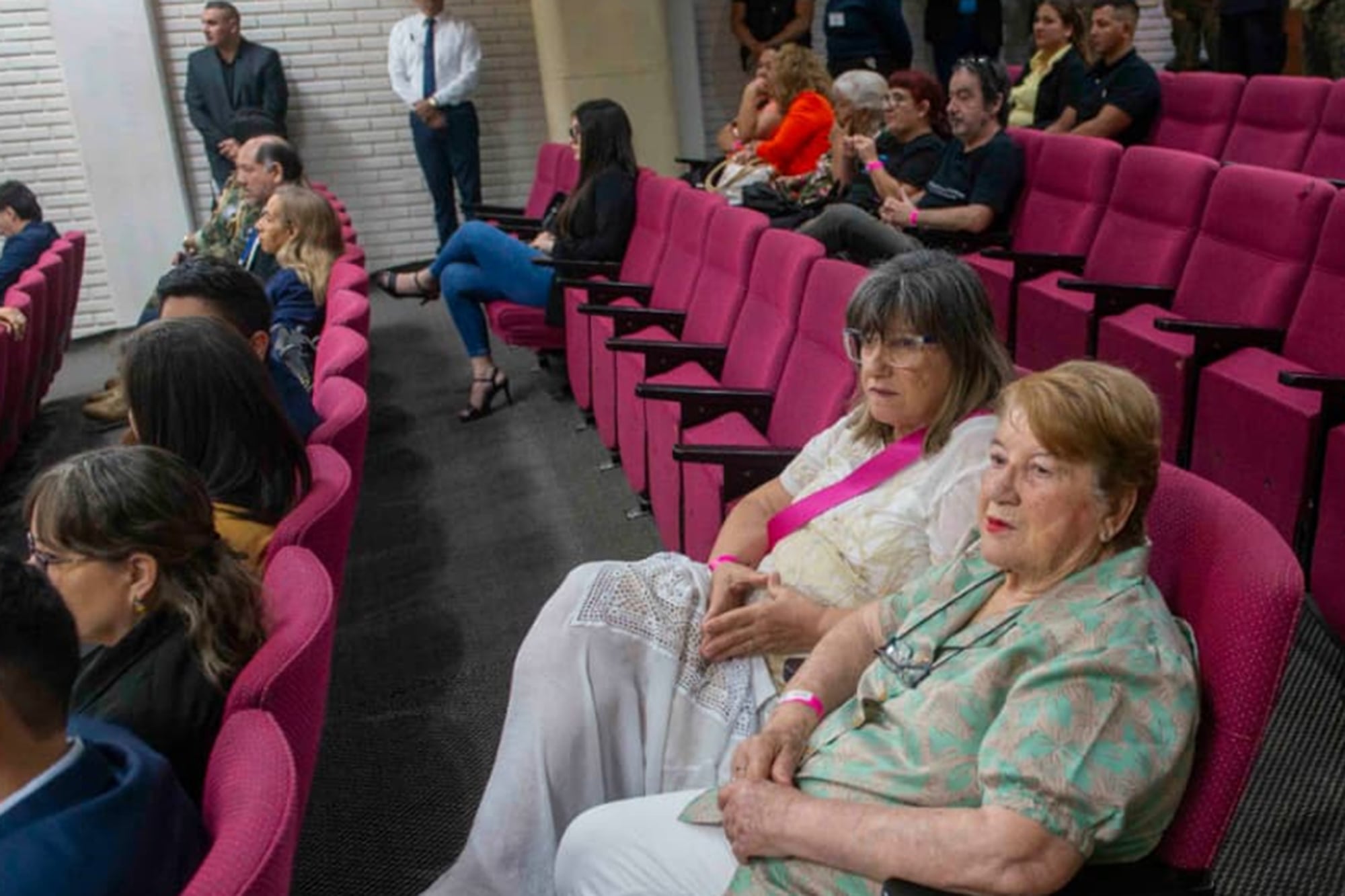 Mercedes Valois Flores, se acercó para presenciar la última audiencia