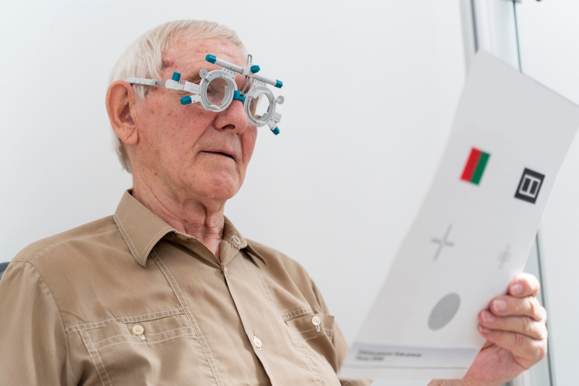 No cumplir con los estándares médicos y de visión establecidos por el FLHSMV puede llevar a la suspensión de la licencia de conducir