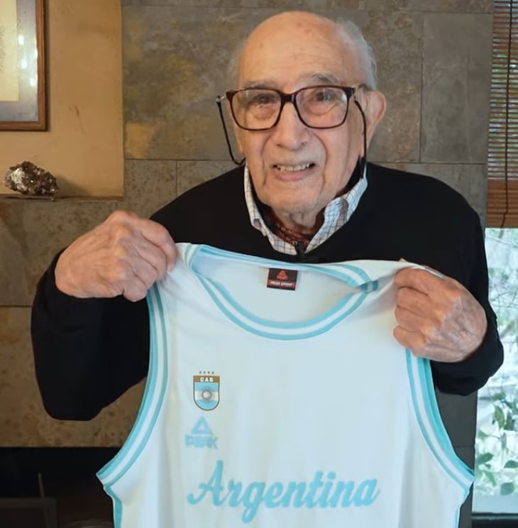 Ricardo González, campeón mundial con la selección argentina de básquetbol en 1950