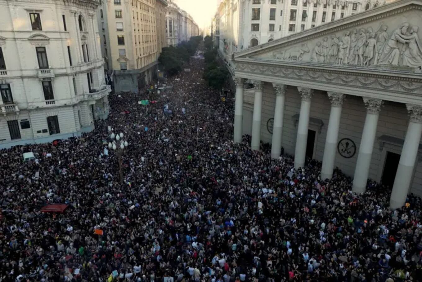 La marcha universitaria fue la protesta más masiva que enfrentó Milei, quien también afrontó dos paros generales en su primer semestre como presidente