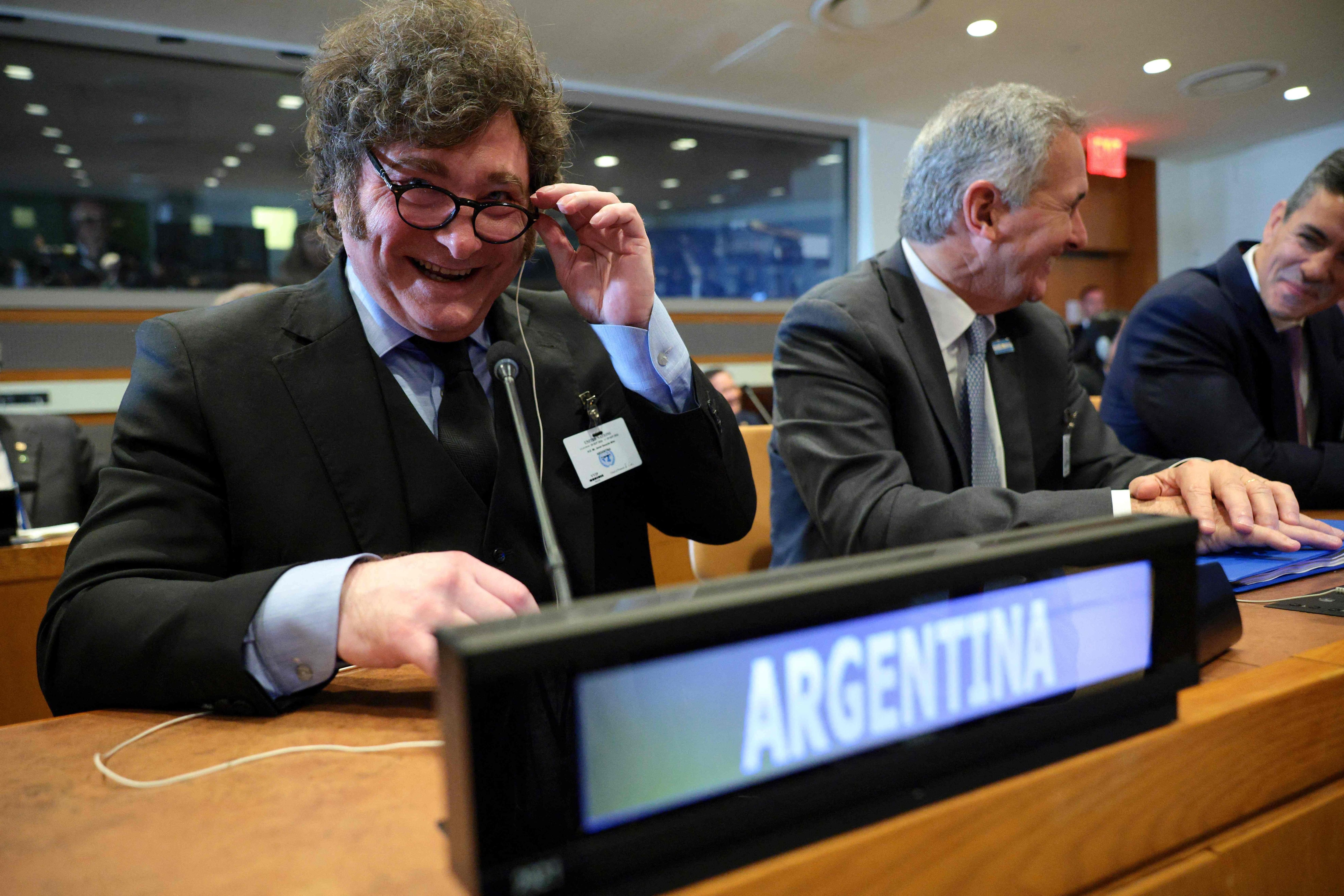 El presidente Javier Milei y el canciller Pablo Quirno, en la sesión del Escudo de las Américas.