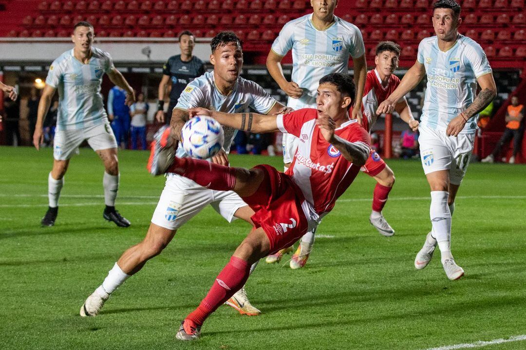 Tobías Ramírez, con la camiseta de Argentinos Juniors
