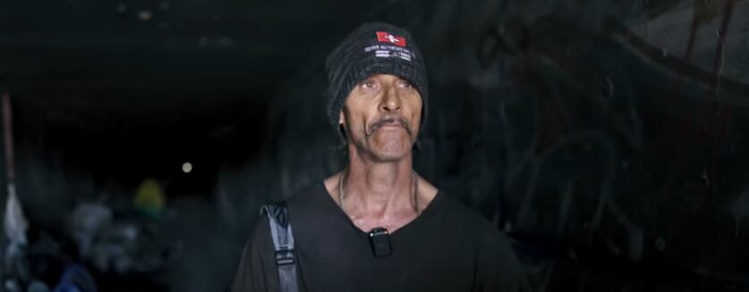 Un hombre fue atacado por tres personas en uno de los túneles