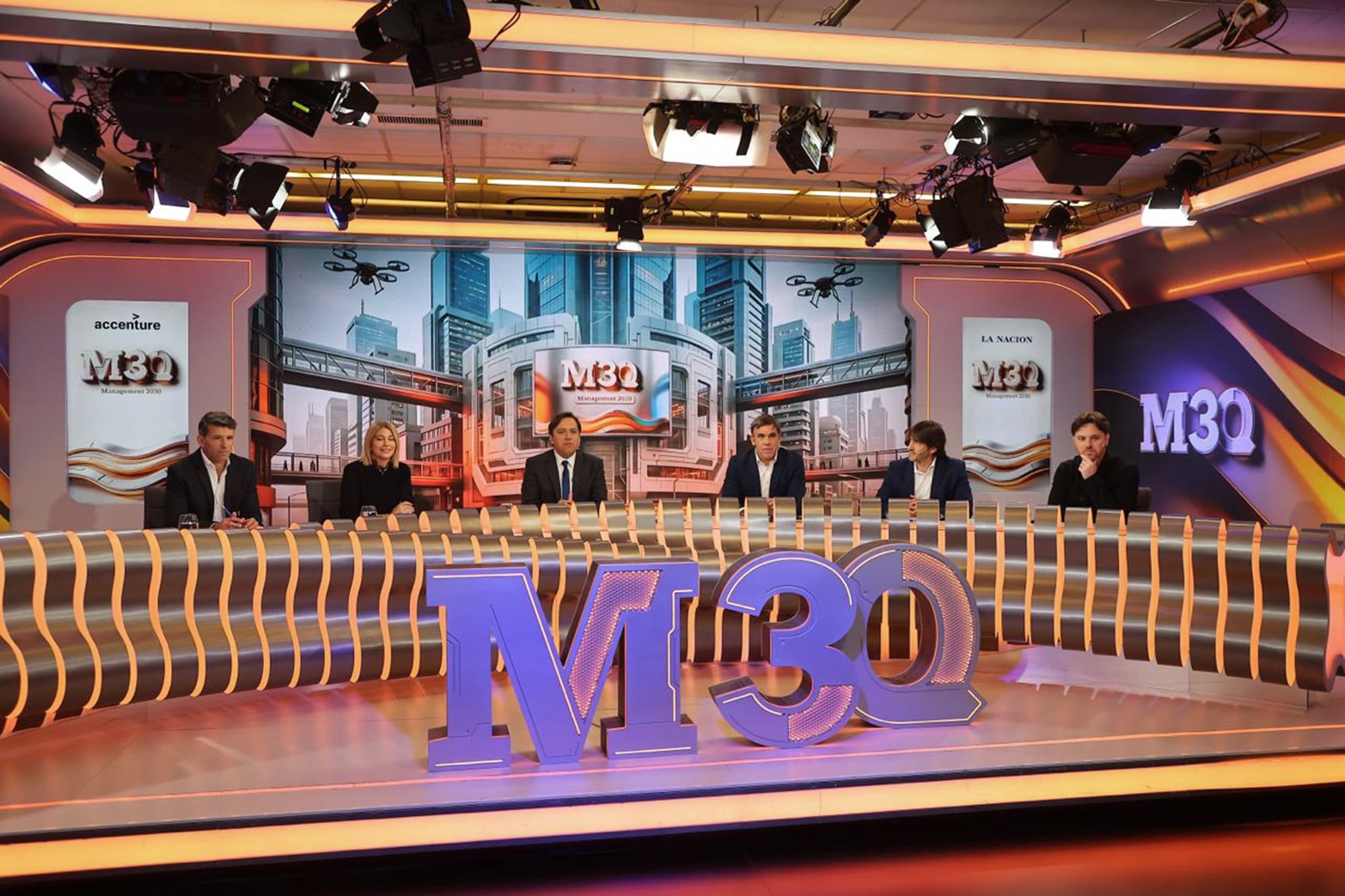 Rafael Soto, CEO de MODO, Sofia Vago, CEO de Accenture Argentina, Jose del Rio, secretario General de LA NACION, Martín Galdeano, presidente de Ford; Julián Lisenberg, CEO y Cofundador de Geopagos y Sebastián Wilmer, presidente de Fintech de Cocos;