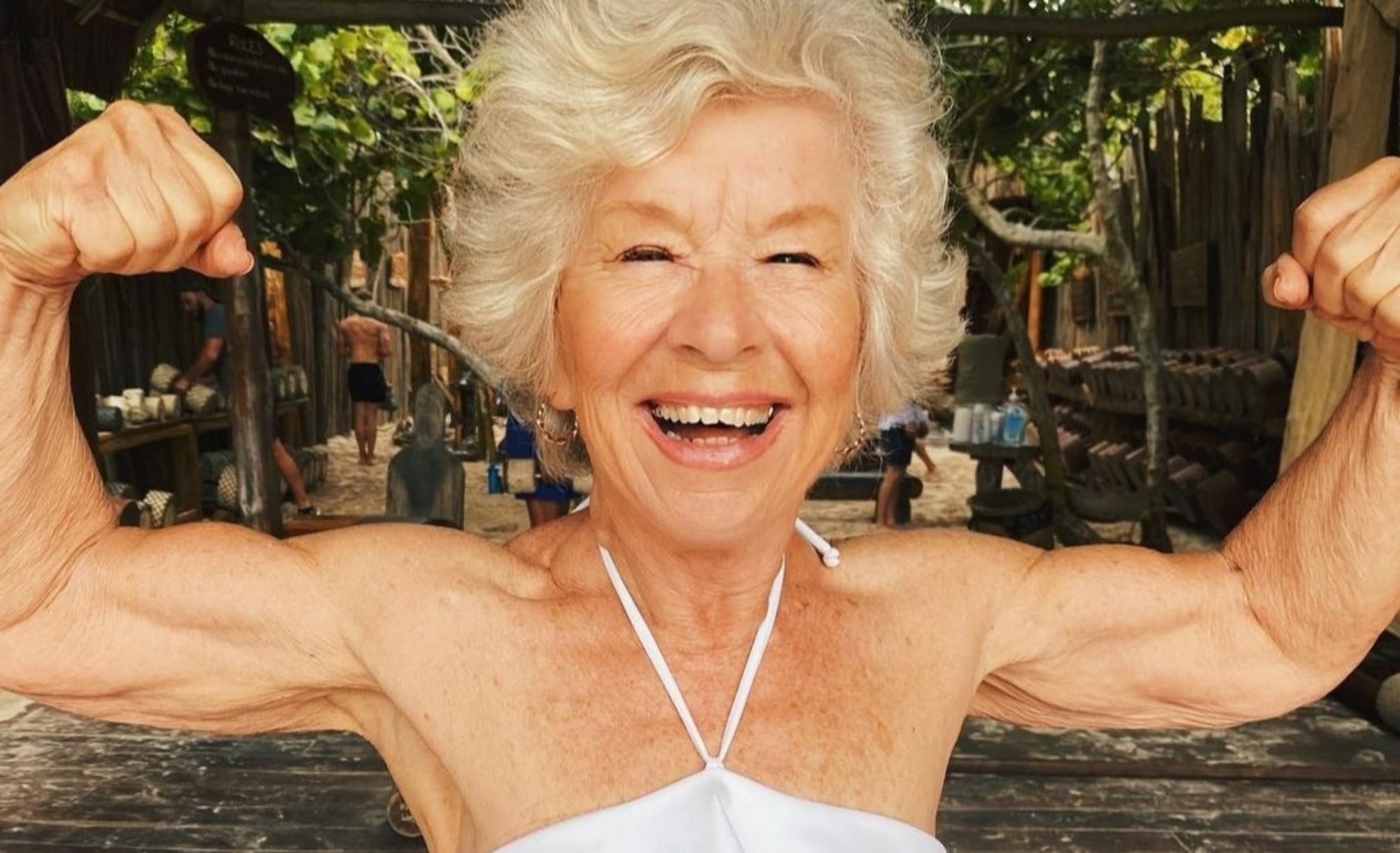 Joan MacDonald llegó a pesar 90 kilos y tenía problemas de presión arterial y artritis, entre otras enfermedades.