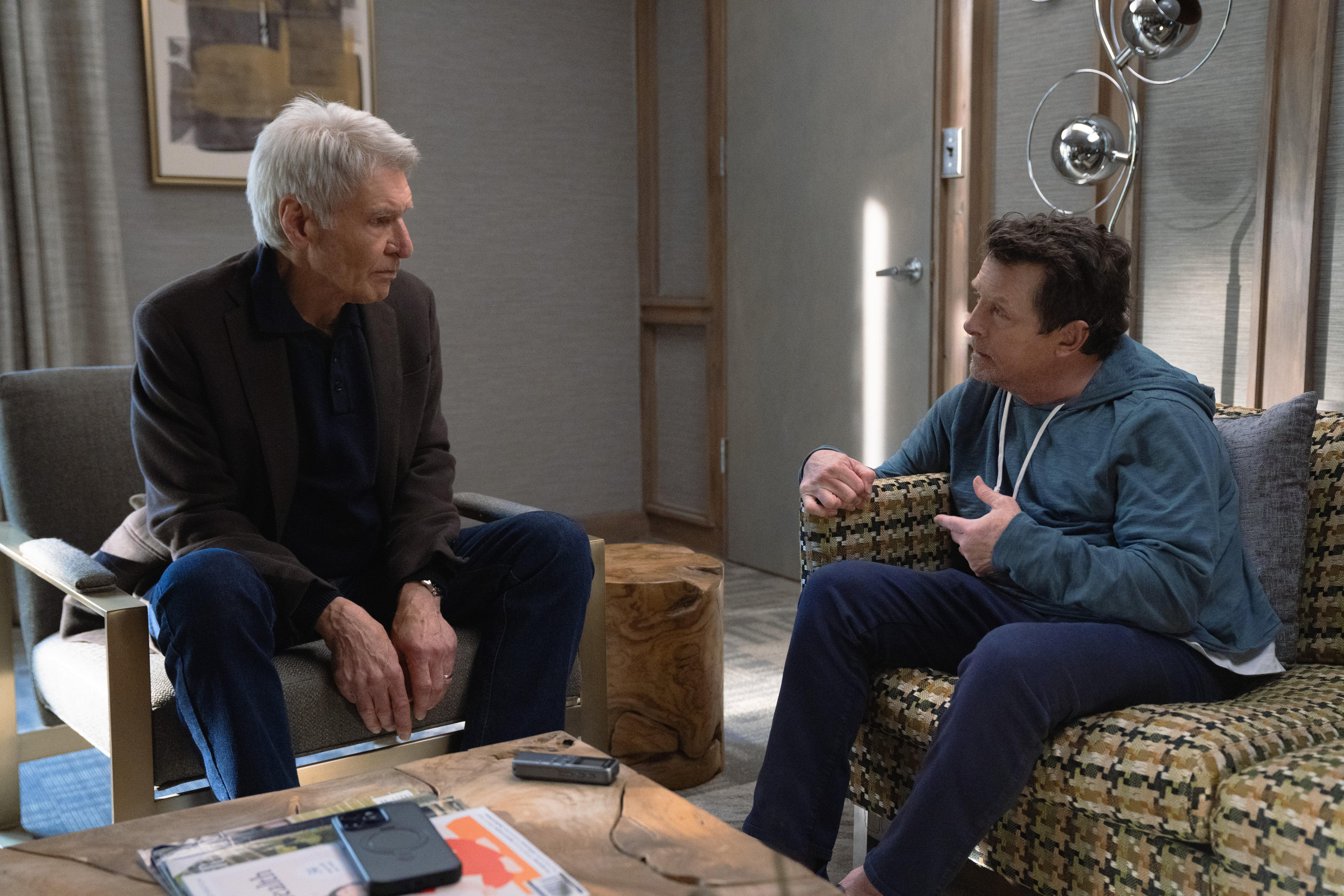 Un episodio de Shrinking, con Harrison Ford en el rol de un psicólogo y Michael Fox como su paciente