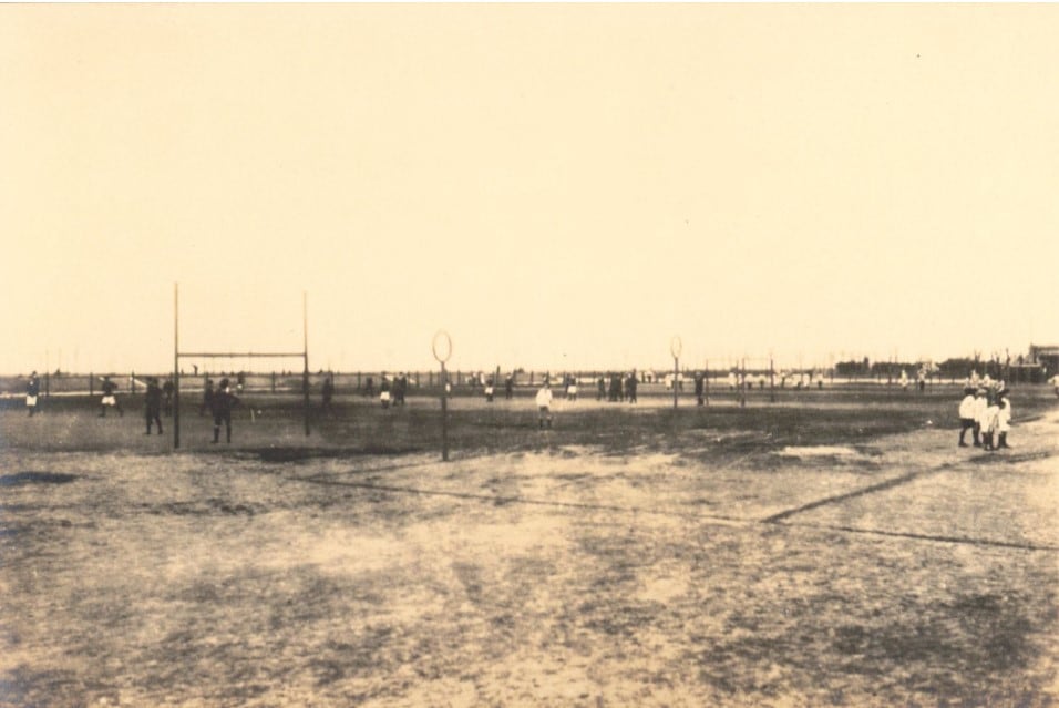 El campo de deportes del CNBA en los años 30 del siglo pasado