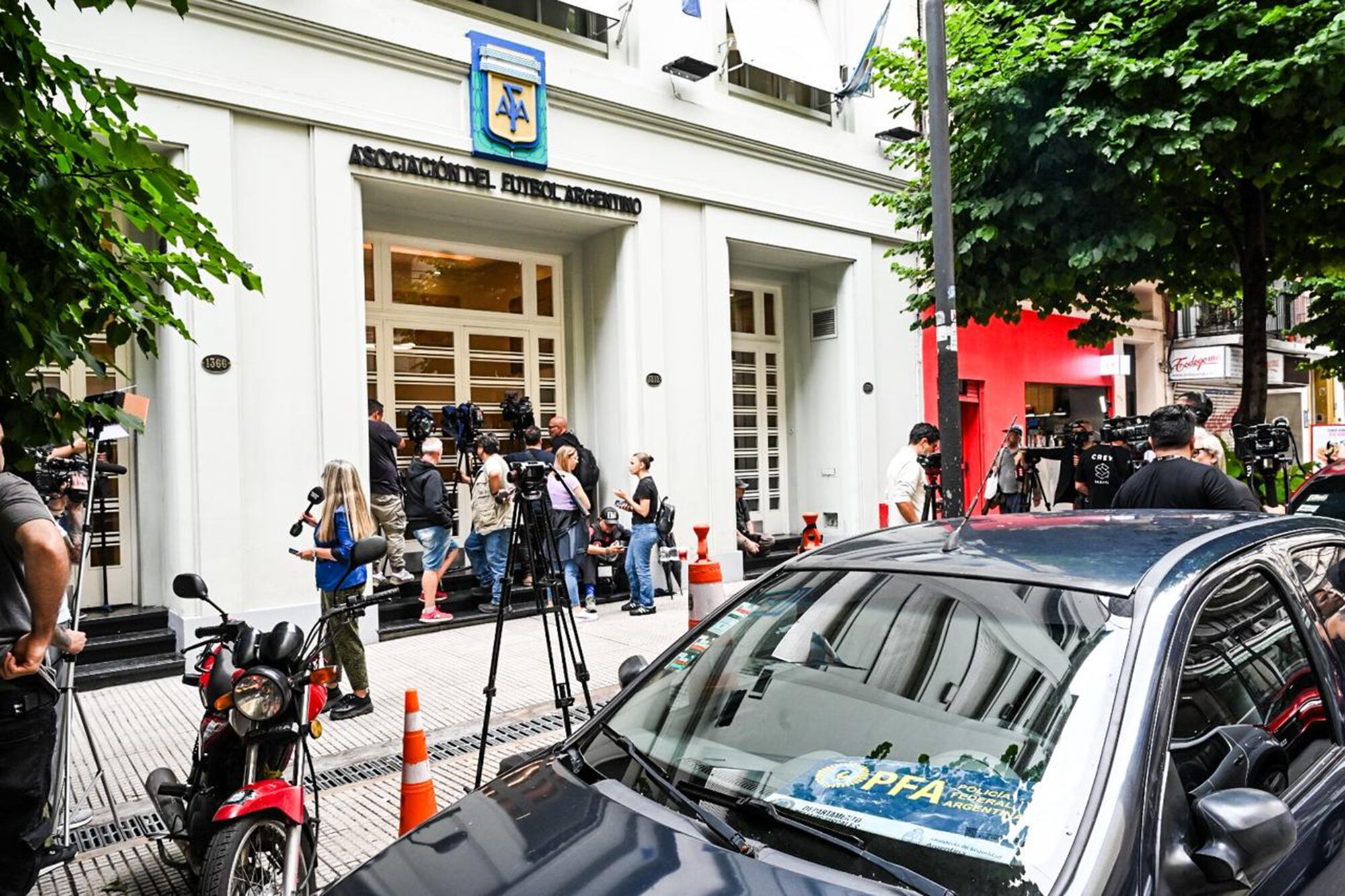 Semanas atrás hubo un allanamiento en la sede de la AFA de la calle Viamonte