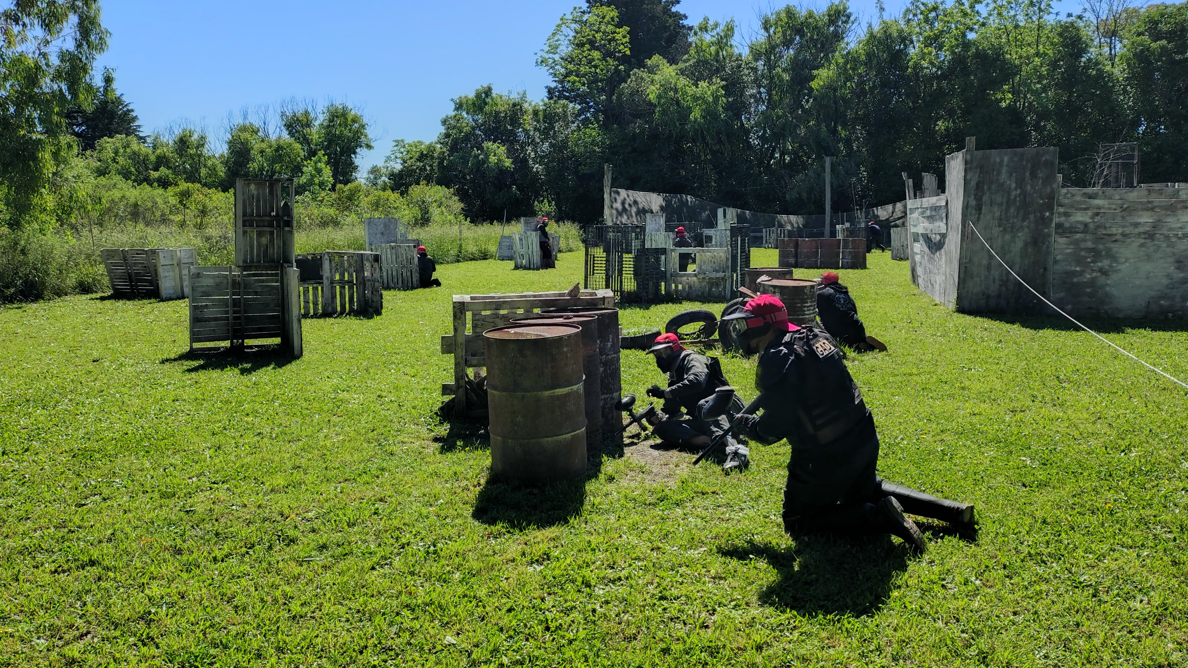 El Recball o Paintball recreativo es la versión más difundida y la que habitualmente contratan las empresas para sus jornadas de integración