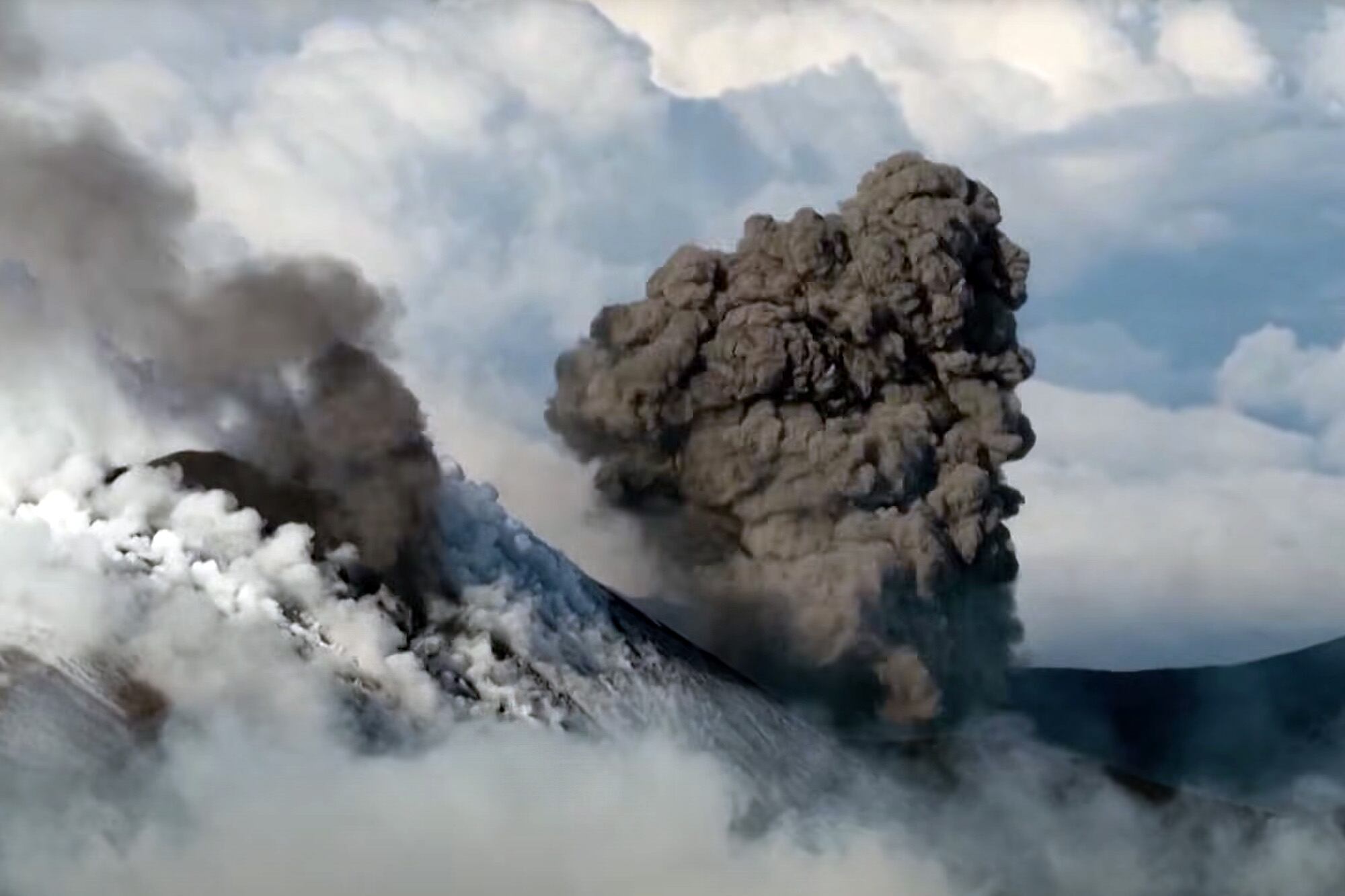 Nubes de gas ardiente en el volcán