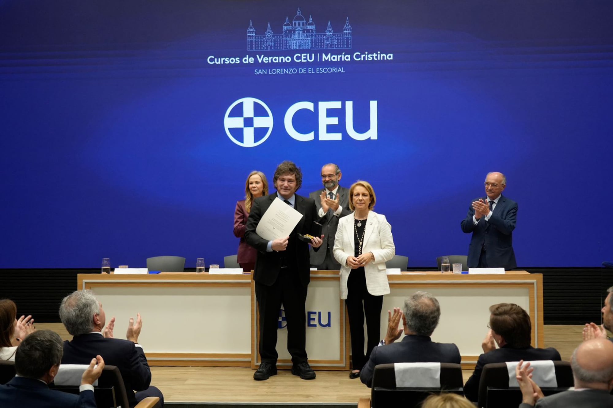 Javier Milei participó de la conferencia inaugural de la II Edición de los Cursos de Verano CEU–María Cristina, en la Universidad San Pablo de Madrid
