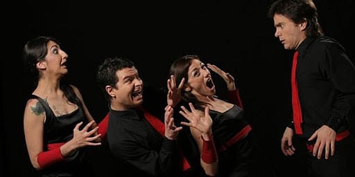 López asegura que sigue “enamorada” de la improvisación. Esa forma de entender el humor marcó una parte importante de su carrera: durante una década integró Improcrash junto a Paula Farías, Rodrigo Bello y Luciano Barreda, un grupo nacido a mediados de los 2000 que construía sus espectáculos en vivo a partir de consignas del público