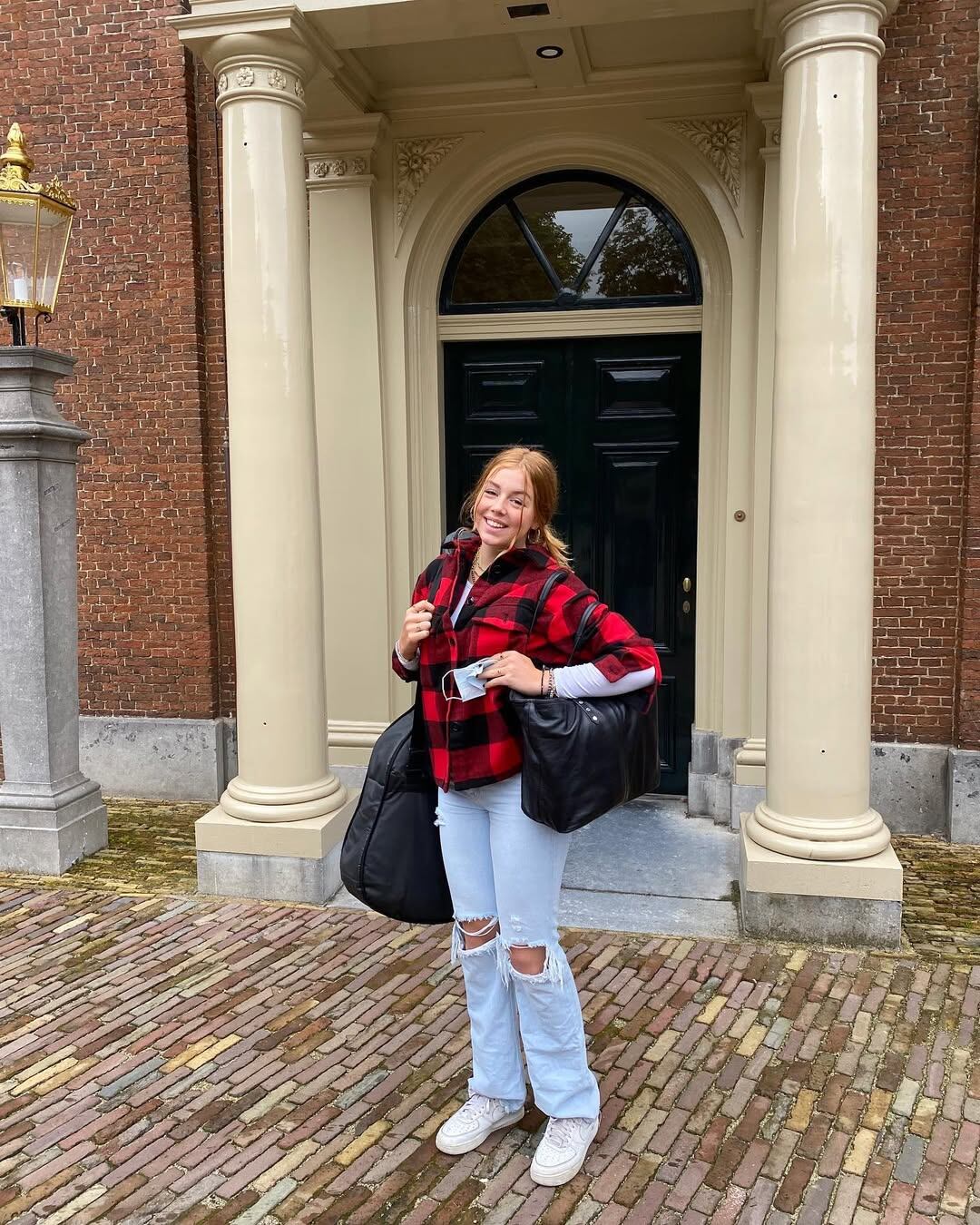 En 2021 la princesa su mudó a Gales para estudiar en la United World College (UWC) Atlantic, institución de la que se graduó su padre (Foto: Instagram @koninklijkhuis)
