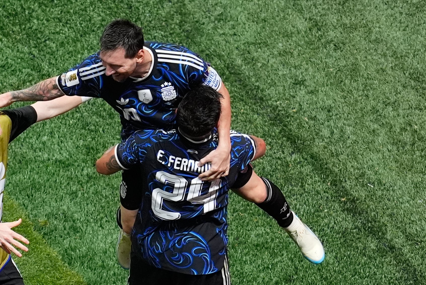 El fútbol y los corazones rotos: millones nos sentimos participantes de esta batalla más allá de los 22 protagonistas
