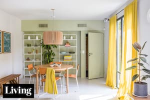 Una diseñadora de moda nos muestra cómo le dio color a cada ambiente de su casa