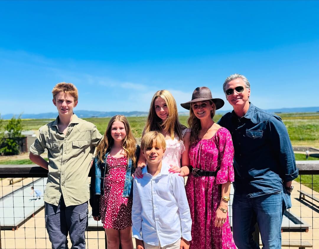 Gavin Newsom y su esposa Jennifer decidieron mudarse por sus hijos