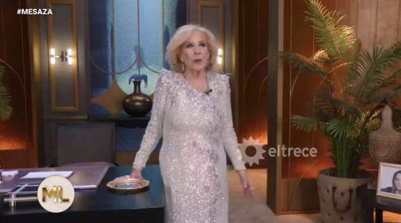 La noche de Mirtha: del look plata de la Chiqui y su llamativo saludo por el día de los enamorados al emotivo mensaje para Ricardo Darín