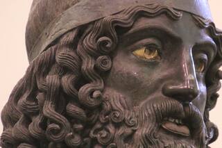 Estatuas gigantes. El misterio de un increíble hallazgo en el Mediterráneo