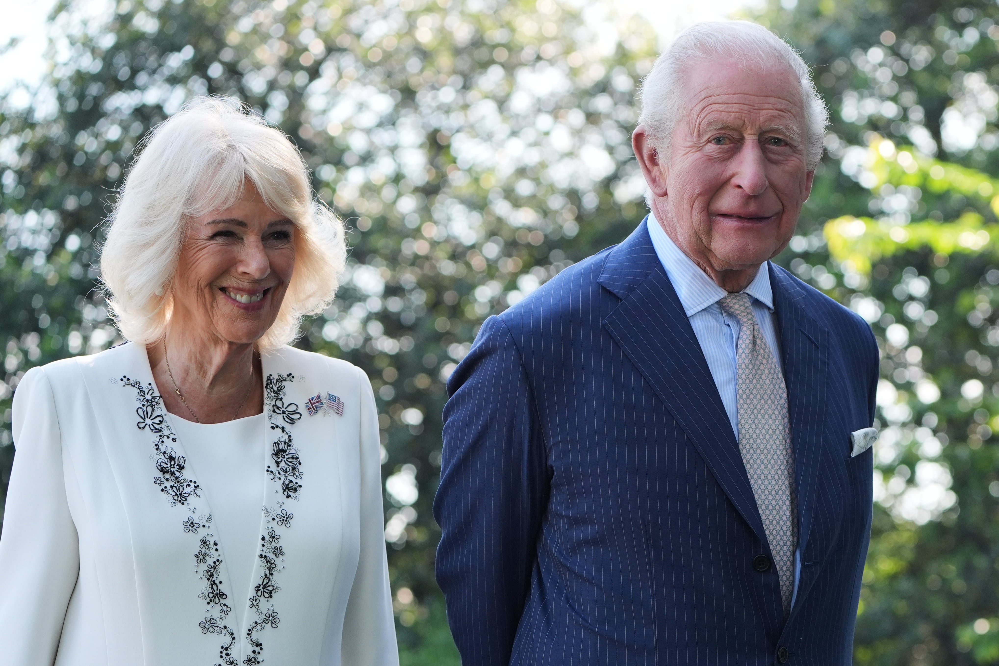 Harry ha expresado en los últimos años su deseo de recomponer el vínculo con su padre. En julio de 2026, Carlos y Camilla recibieron en Highgrove a los Sussex y a sus dos hijos (AP foto/Alex Brandon, Pool)