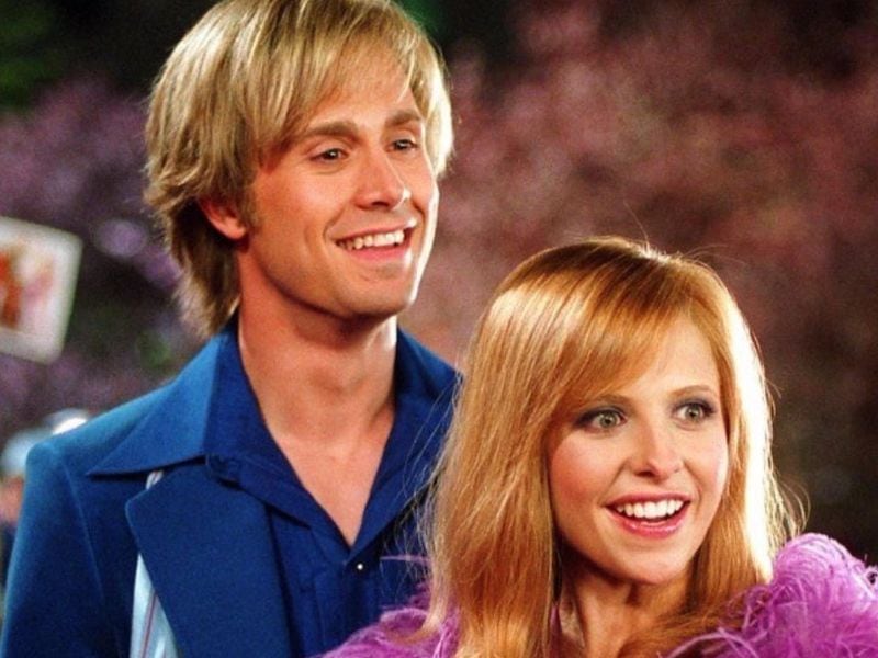 De Odio En El Set A Amor: La Historia De Gellar y Prinze Jr.