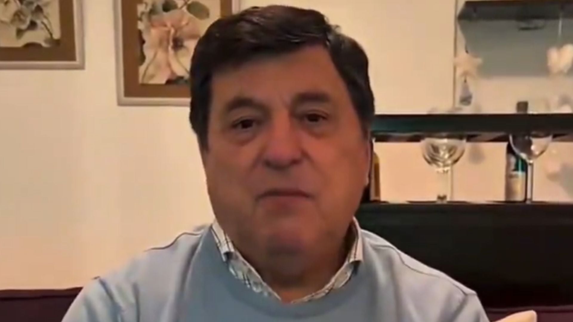 El llamativo video de Daniel Passarella por el aniversario de River: suéter celeste y fernet de fondo