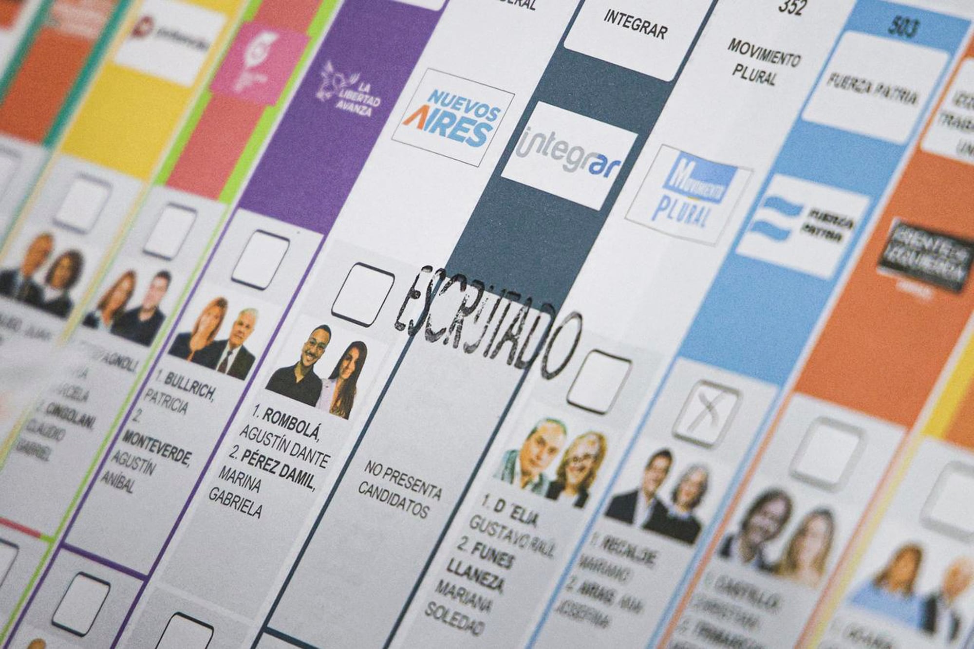 La boleta única de papel debutó con éxito y sin denuncias, aunque por los errores casi se duplicó el voto nulo