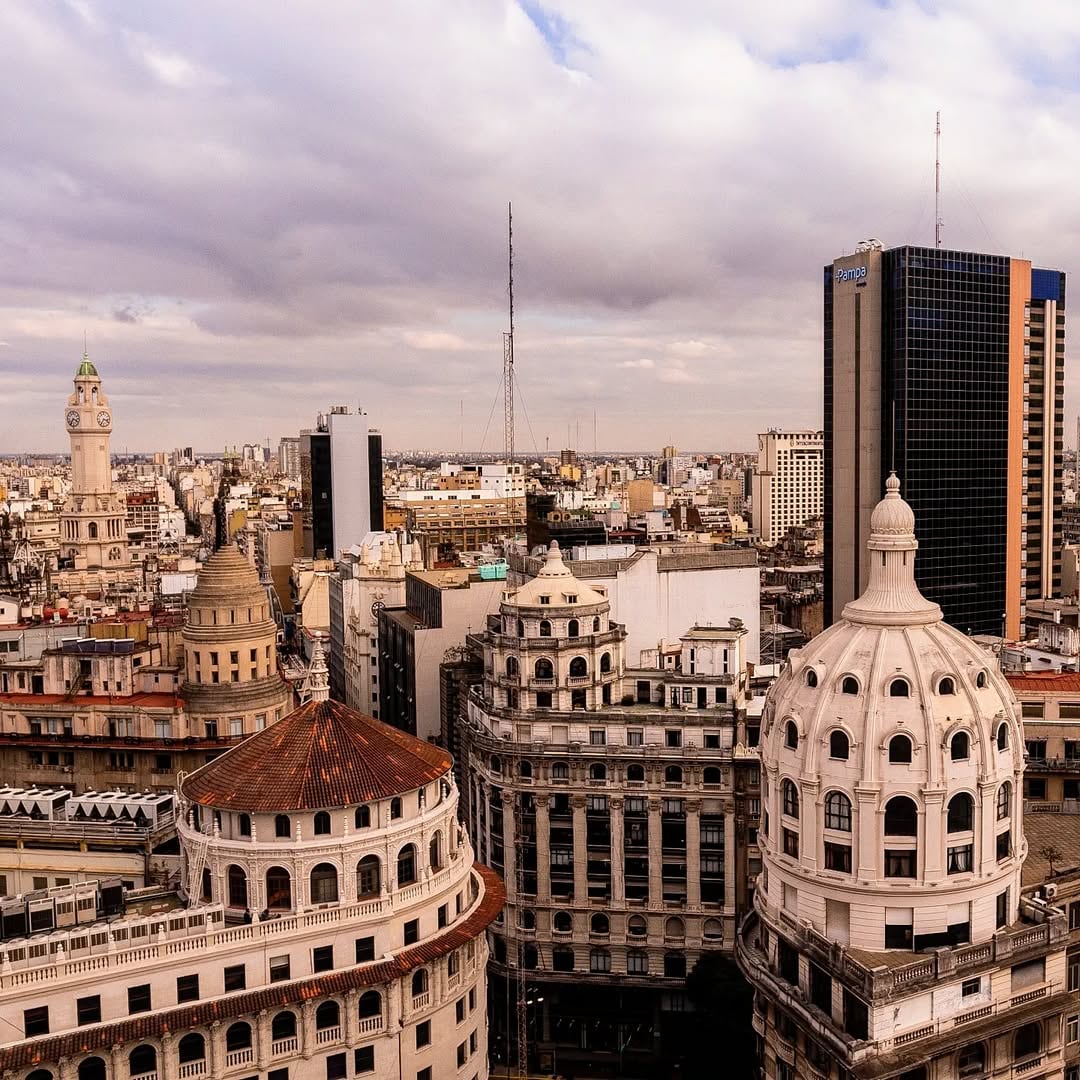 El mirador entrega una vista increíble (Foto: @buenosairesdesdelasalturas)