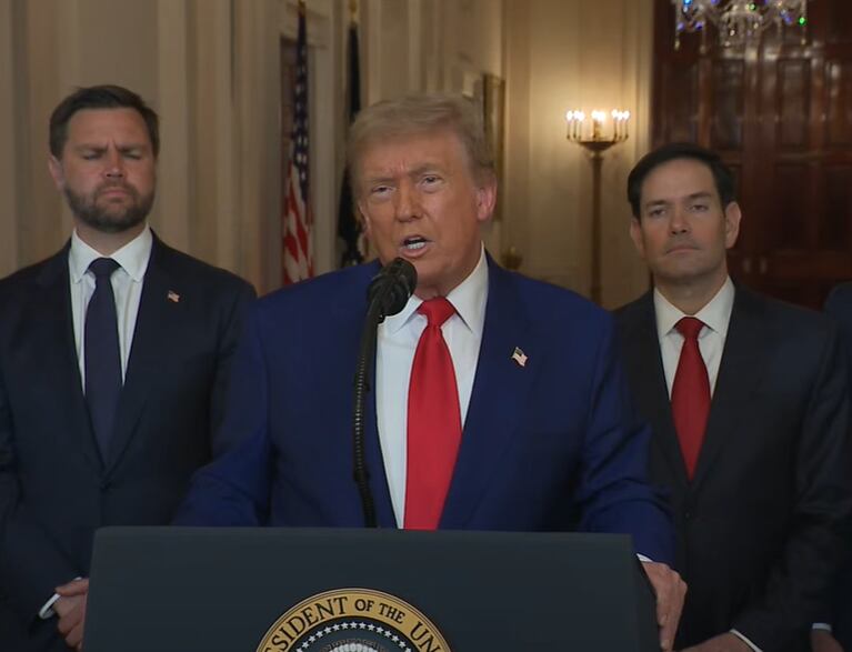 Trump pide mantener bajos los precios del petróleo tras ataques a Irán