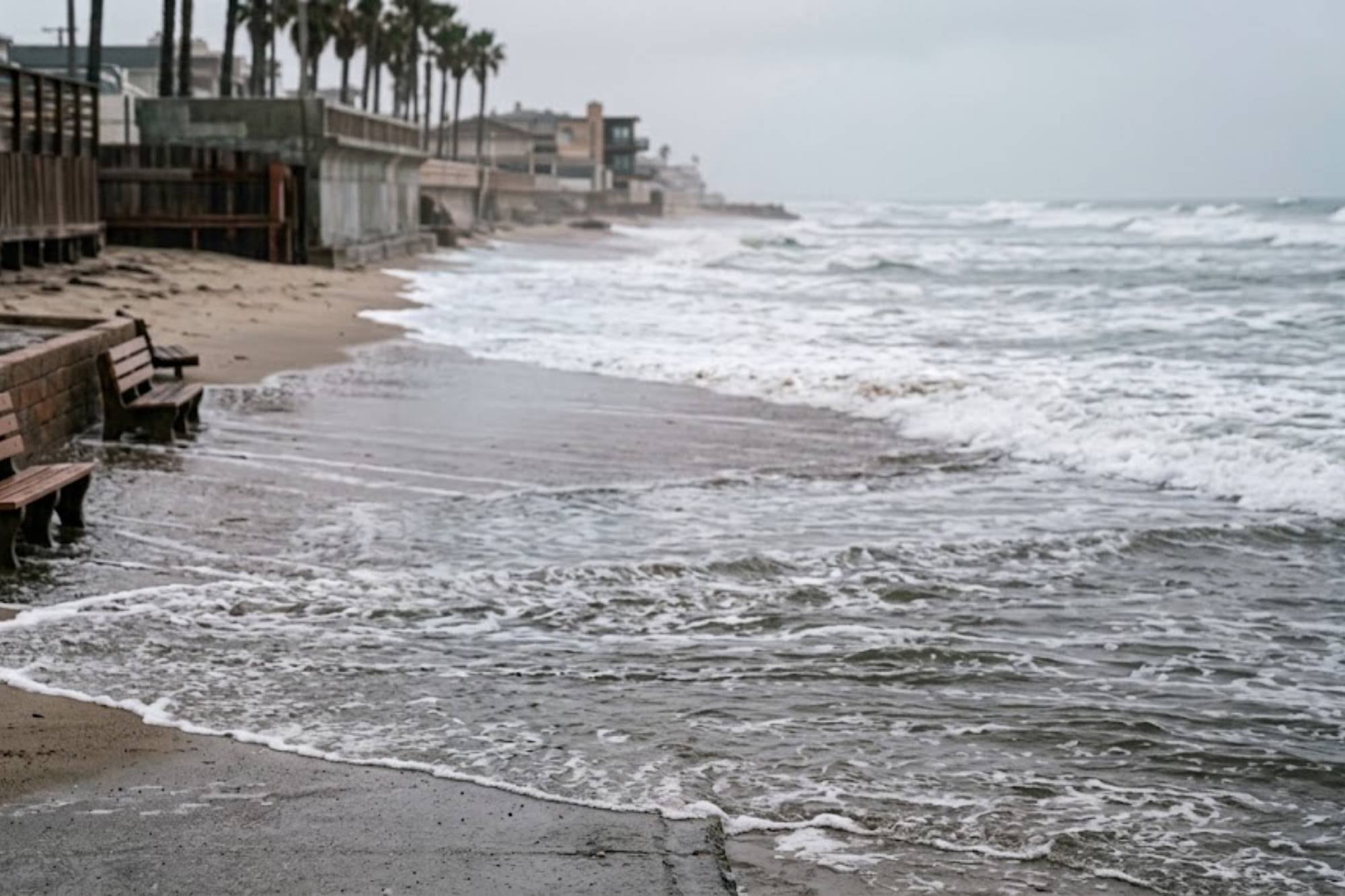 Se espera un fenómeno por la intensidad de “El Niño” con inundaciones repentinas para el invierno en California 6 Debido al fenómeno de El Niño, se anticipa que el nivel del mar en las costas de California aumentará aproximadamente 30 centímetros para mediados de octubre